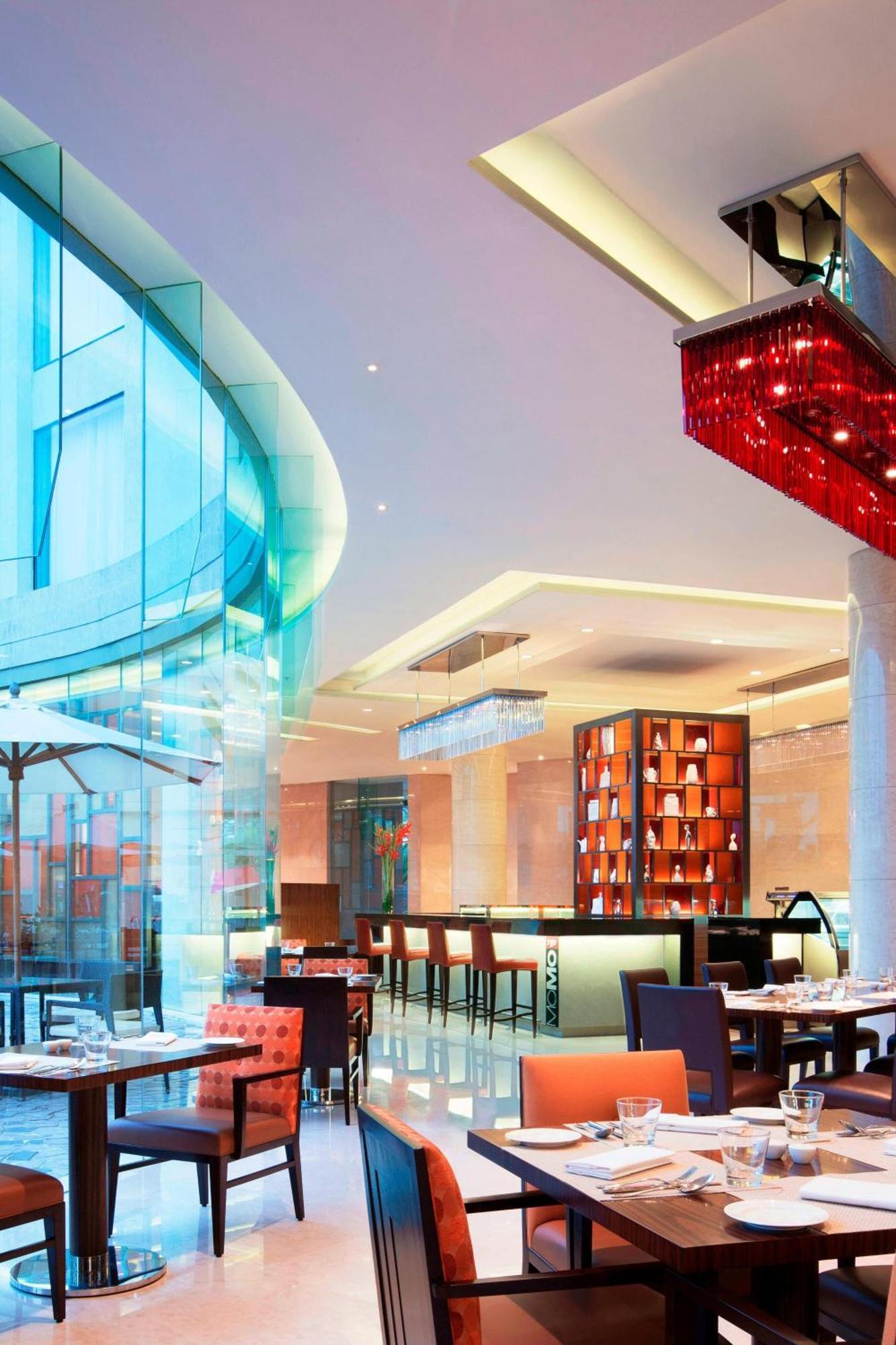 คอร์ตยาร์ด โกชิ แอร์พอร์ต Hotel เนดุมบัสเซรี ภายนอก รูปภาพ The Bar